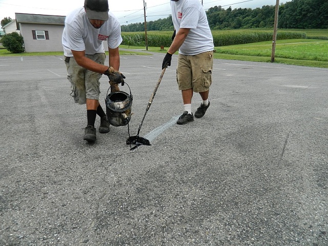 Crack Seal - герметизация и заполнение трещин на асфальте холодным и горячим способами